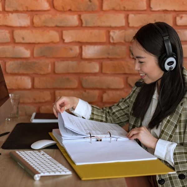 pexels-mikhail-nilov-8101453